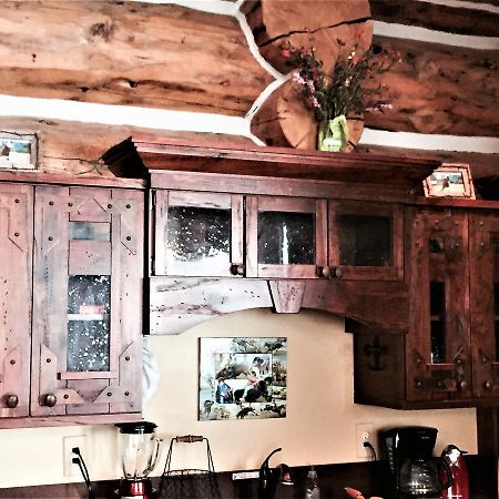 Mcdonald'S Ranch Lodge Гардинер Экстерьер фото
