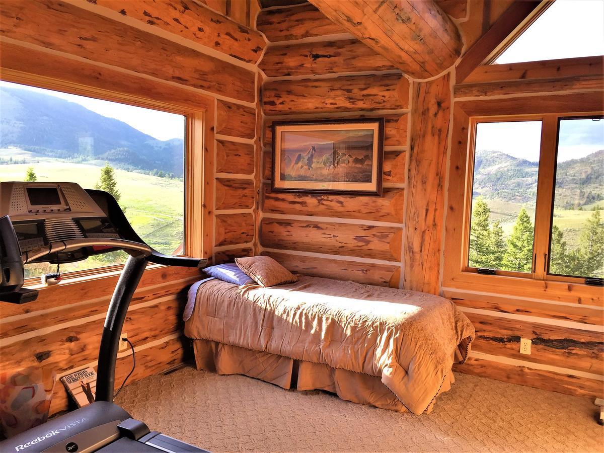 Mcdonald'S Ranch Lodge Гардинер Экстерьер фото